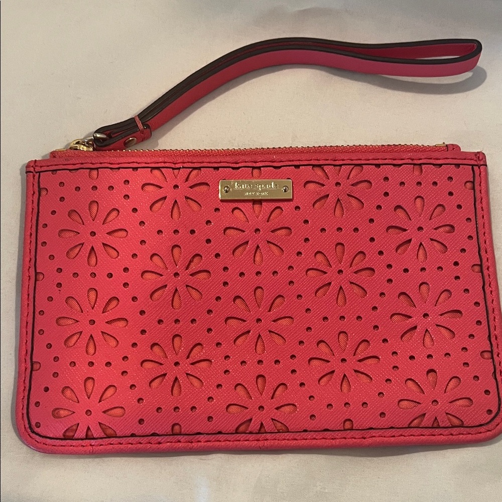 Kate Spade Floral Cutout Wristlet in Pink